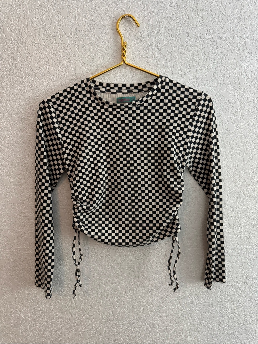 Checkerboard Long-Sleeve Cinch Crop Top - Black & White